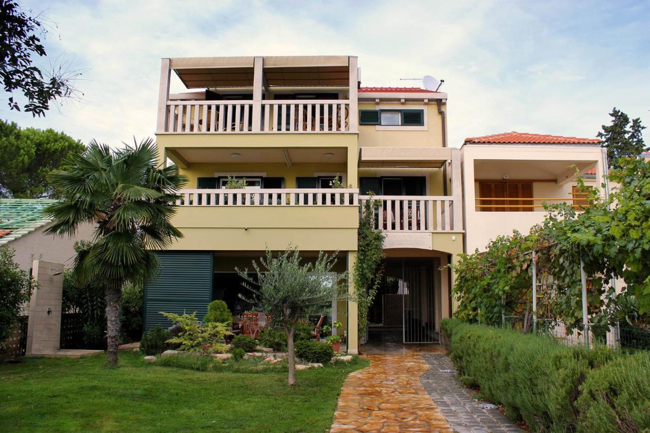 Apartments Petra I Karlo Turanj Exterior foto